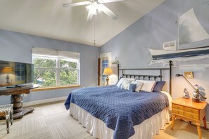 Apartment (4 Bedrooms) | Interior - 350 Ft to Beach! 'lizard Lair' in Indian Rocks (Indian Rocks Beach)