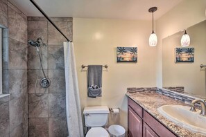 House (2 Bedrooms) | Interior - Deltona Lake House, Day Trip to Disney & Universal (Deltona)