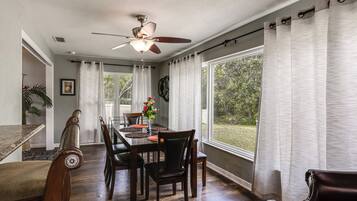 Rumah (2 Bedrooms) | Interior