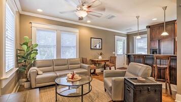 Apartment (0 Bedroom) | Interior