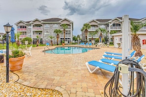 Apartment (2 Bedrooms) | Front of property