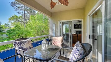 Apartment (2 Bedrooms) | Front of property