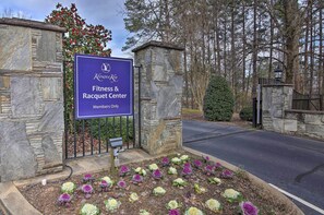 Apartment (2 Bedrooms) | Interior - Lake Keowee Condo w/ Balcony & Resort Amenities! (Salem)