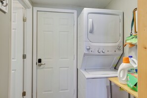 Cottage (2 Bedrooms) | Bahagian dalam