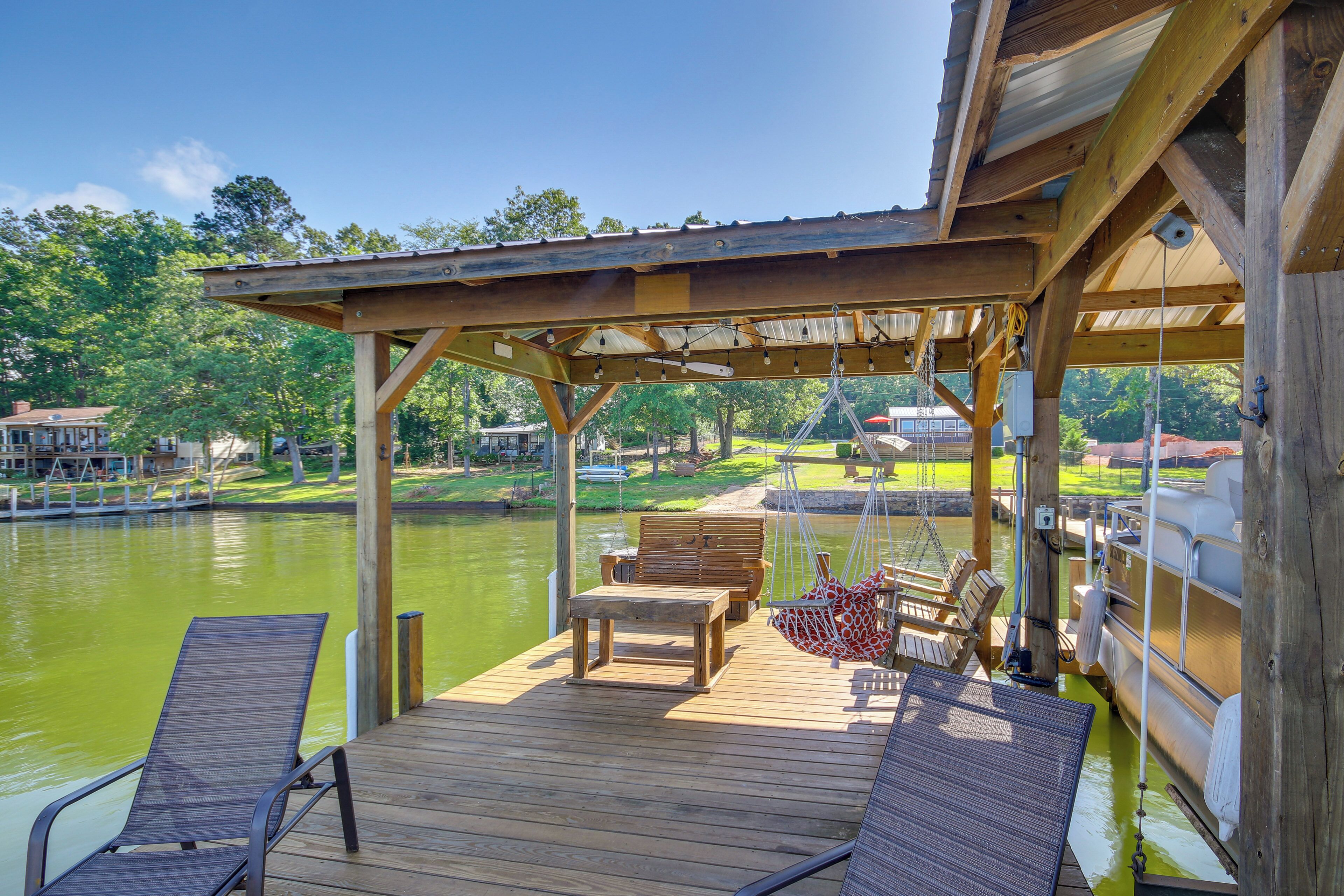 Lakefront Cross Hill Cottage w/ Private Dock!