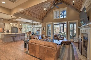 Cottage (3 Bedrooms) | Interior - Lake Keowee Cottage w/ Deck & Private Dock! (Seneca)