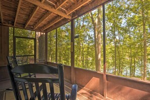 House (2 Bedrooms) | Interior - Lake Hartwell Home w/ Dock < 10 Miles to Clemson! (Seneca)