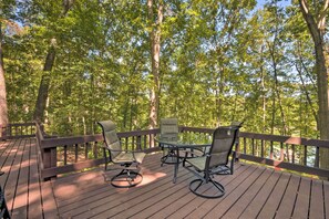 House (2 Bedrooms) | Interior - Lake Hartwell Home w/ Dock < 10 Miles to Clemson! (Seneca)