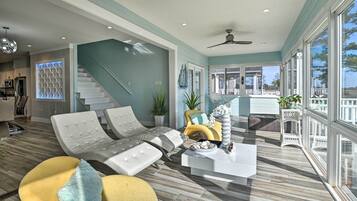 House (6 Bedrooms) | Interior