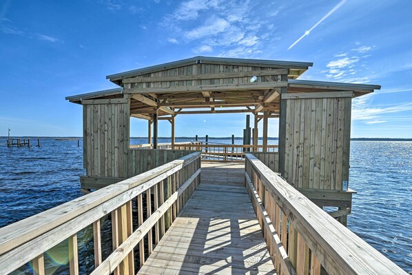 House (6 Bedrooms) | Interior - Luxurious Waterfront Home w/ Private Pier & Views! (Georgetown)