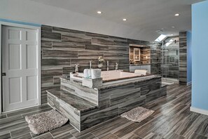 House (6 Bedrooms) | Interior - Luxurious Waterfront Home w/ Private Pier & Views! (Georgetown)