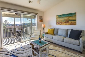 Apartment (1 Bedroom) | Living area