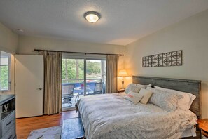 Apartment (2 Bedrooms) | Interior - Lakefront Condo w/ Resort-style Amenities + Marina (Salem)