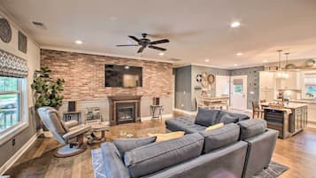 House (2 Bedrooms) | Interior