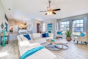 Interior - Cape Coral Home w/ Heated Pool, Dock & Gulf Access (Cape Coral)