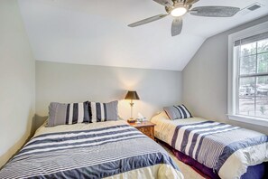 House (4 Bedrooms) | Interior - Lakefront Leesville Retreat w/ Private Dock! (Leesville)