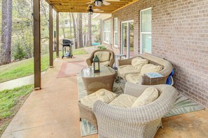 Interior - Lakefront Leesville Retreat w/ Private Dock! (Leesville)
