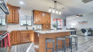 House (3 Bedrooms) | Interior