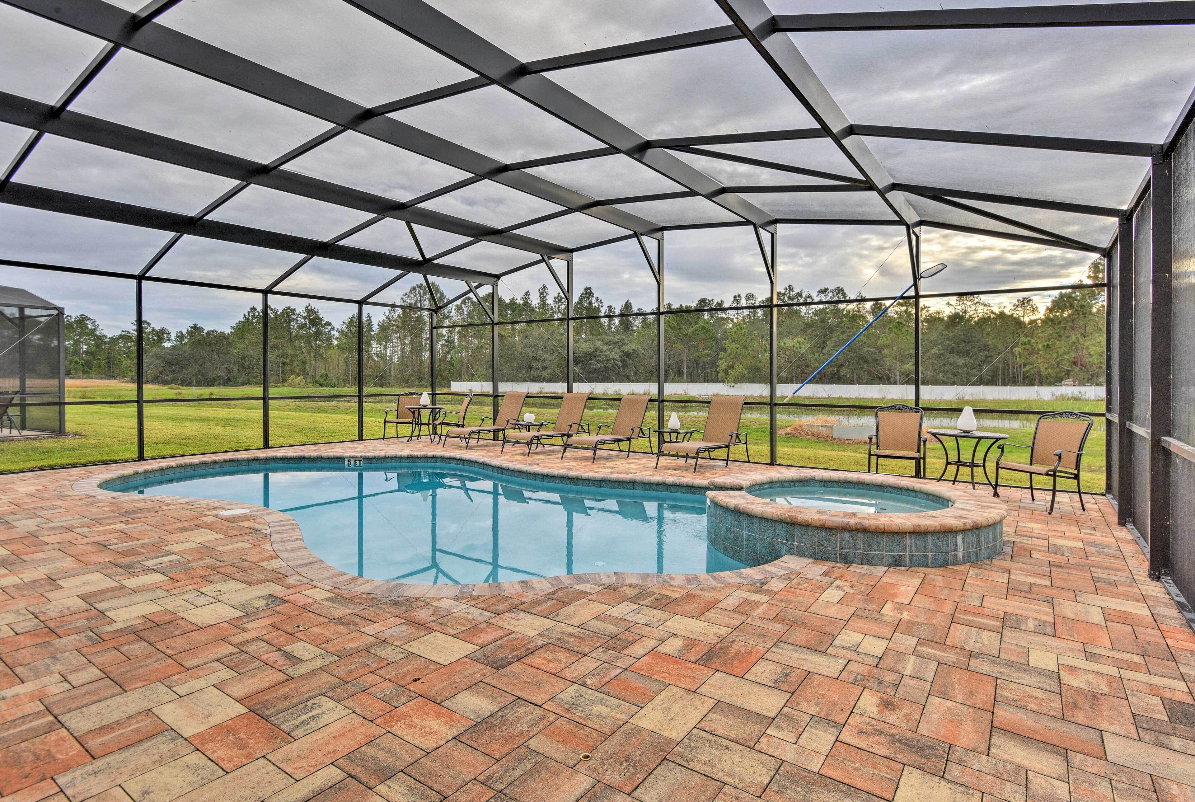 Florida Escape w/ Pool, Hot Tub & Near Disney!