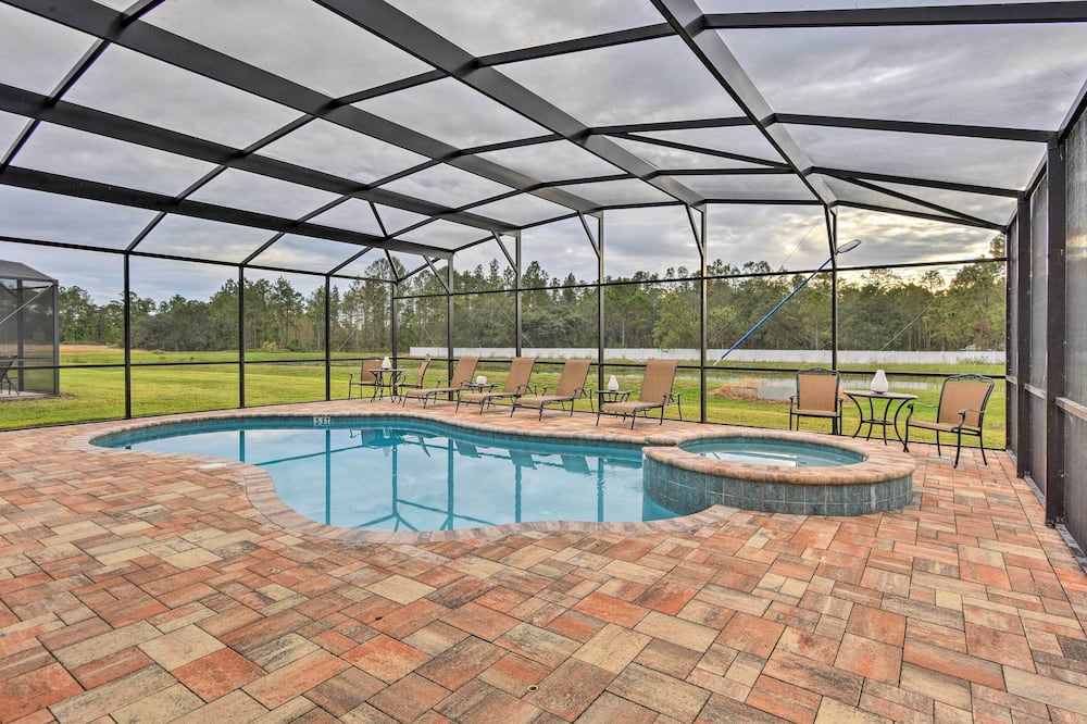 Florida Escape w/ Pool, Hot Tub & Near Disney!