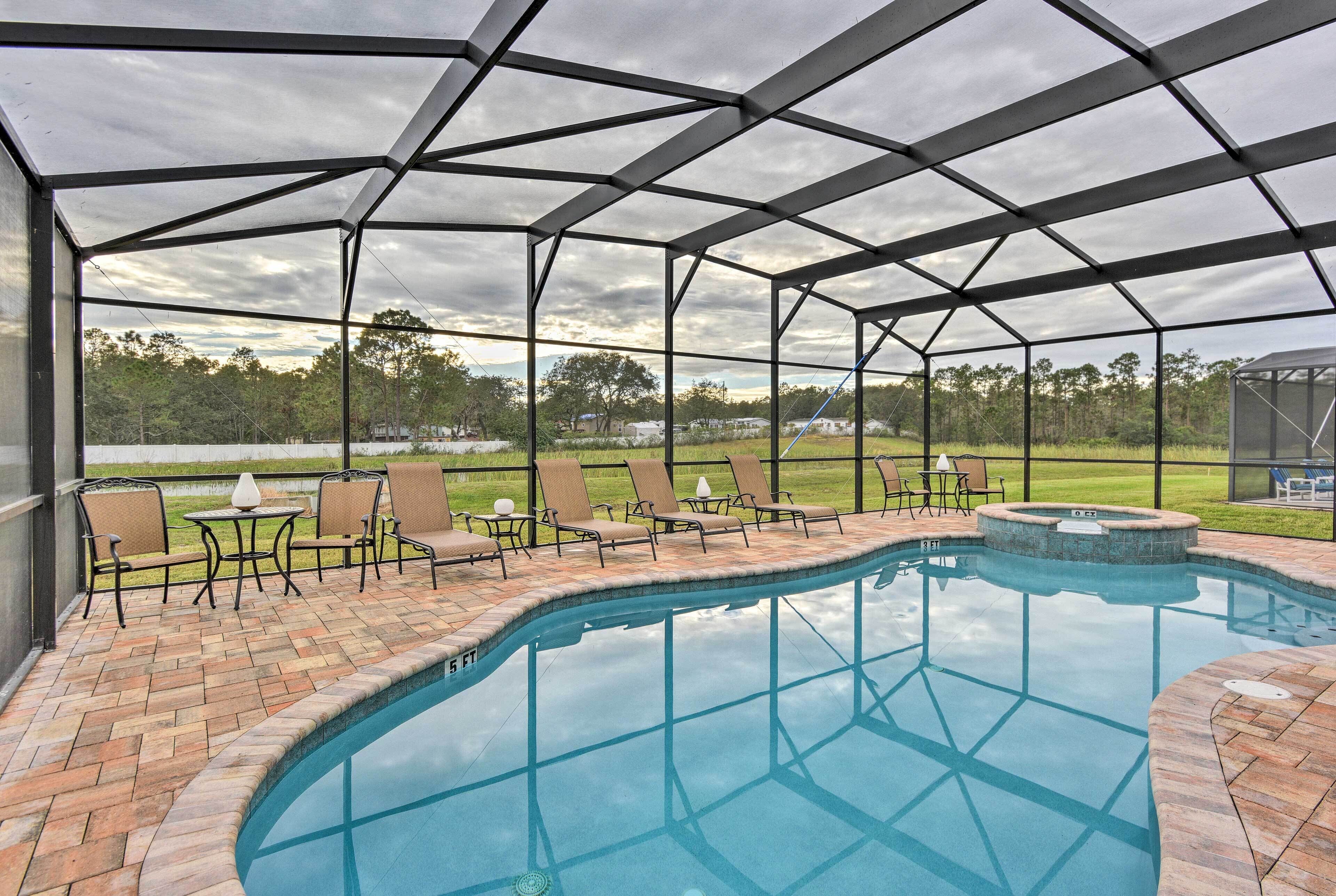 Florida Escape w/ Pool, Hot Tub & Near Disney!