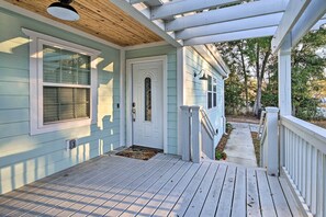 House (3 Bedrooms) | Interior - Murrells Inlet Home w/ Fire Pit: Near Beaches (Murrells Inlet)