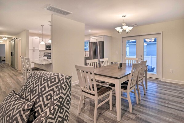 House (3 Bedrooms) | Interior - Murrells Inlet Home w/ Fire Pit: Near Beaches (Murrells Inlet)