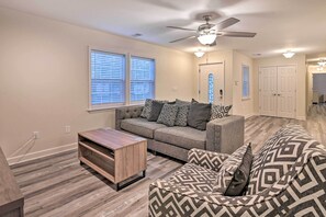 House (3 Bedrooms) | Interior - Murrells Inlet Home w/ Fire Pit: Near Beaches (Murrells Inlet)