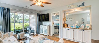 1st-floor Condo w/ Pool on Intracoastal Waterway!