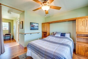 House (1 Bedroom) | Interior - Lecanto House w/ Deck, Porch & Indoor Pool! (Lecanto)