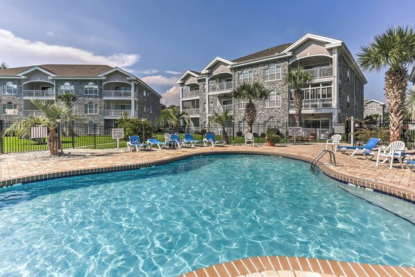 Apartment (2 Bedrooms) | Interior - 2 Mi to Broadway at the Beach: Myrtle Beach Condo (Myrtle Beach)