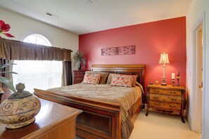 Apartment (2 Bedrooms) | Interior - 2 Mi to Broadway at the Beach: Myrtle Beach Condo (Myrtle Beach)