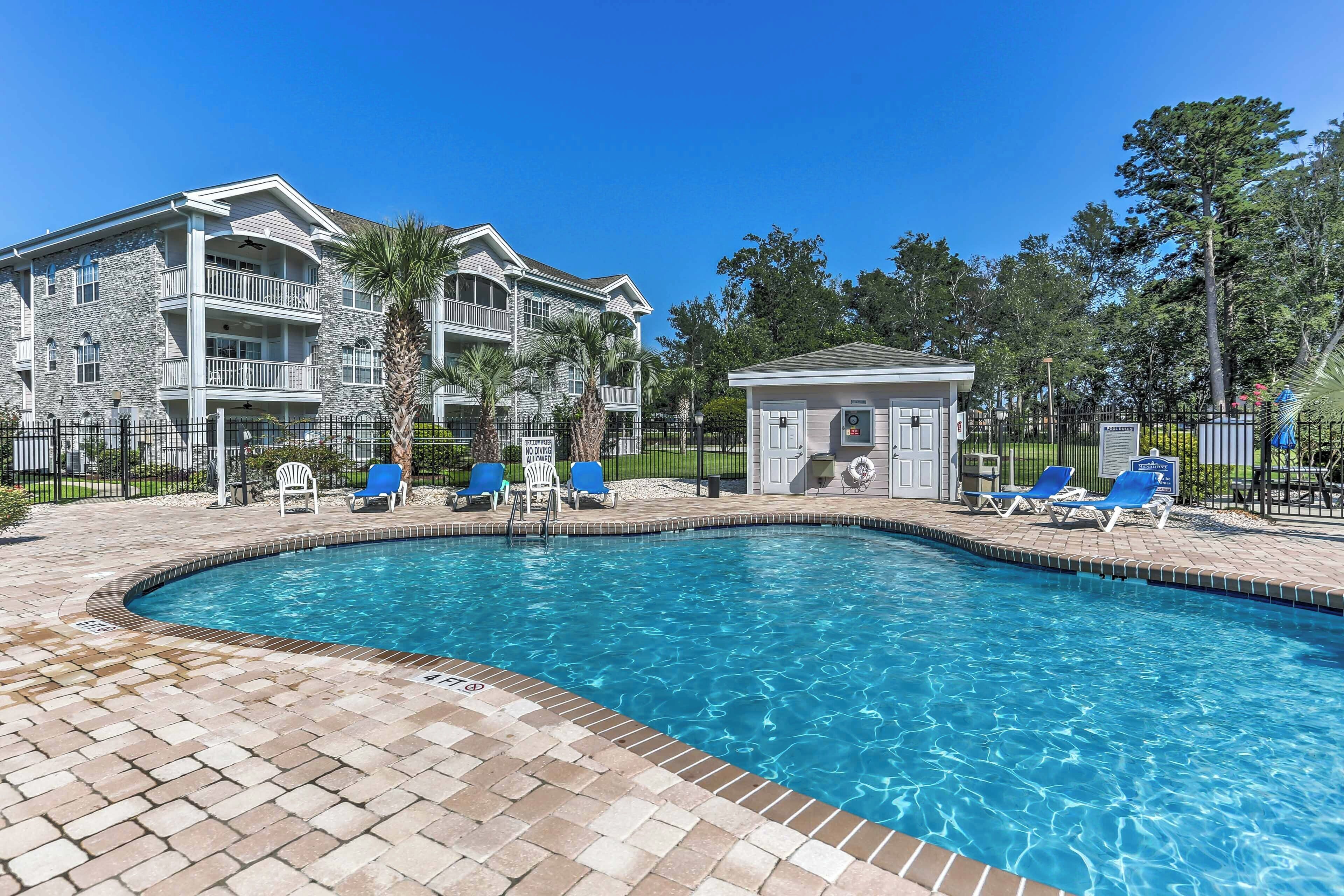 Myrtle Beach Condo W/views of Community Pool!