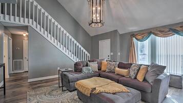 House (4 Bedrooms) | Interior