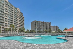 Outdoor pool - North Myrtle Beach Condo w/ Golf Course Views! (North Myrtle Beach)
