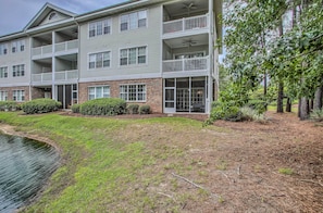 Apartment (2 Bedrooms) | Interior - Pool & Golf Course Access: North Myrtle Beach Gem (North Myrtle Beach)
