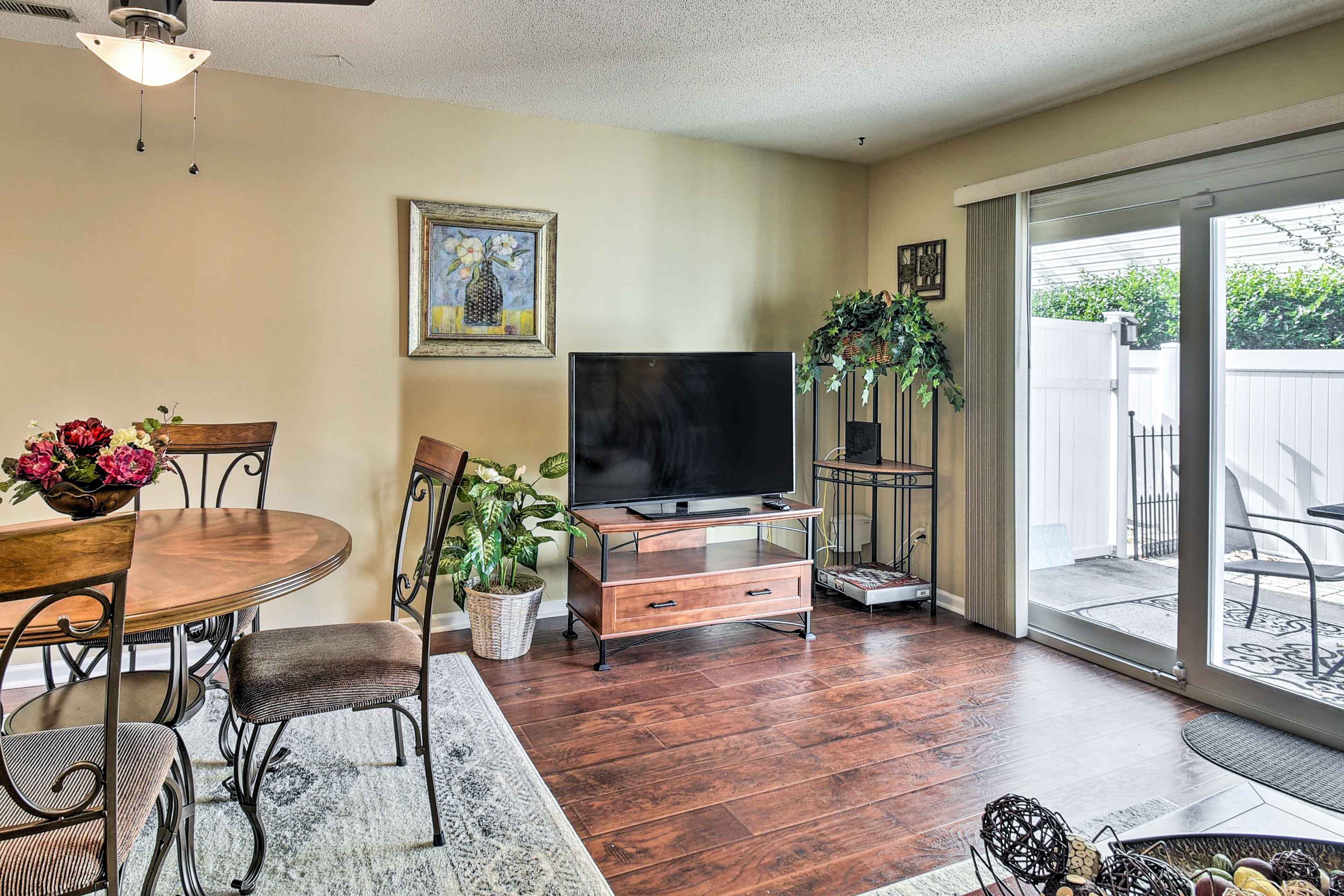 North Myrtle Beach Retreat < Half Mi to Beach