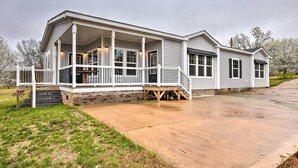 Exterior - Modern Waterfront Home w/ Dock on Lake Bowen! (Inman)