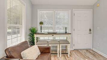 Apartment (0 Bedroom) | Interior