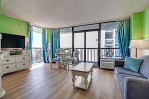 Apartment (1 Bedroom) | Front of property - Oceanfront Myrtle Beach Rental w/ Pool! (Myrtle Beach)