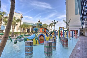 Apartment (1 Bedroom) | Interior - Oceanfront Myrtle Beach Rental w/ Pool! (Myrtle Beach)