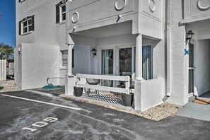 Apartment (2 Bedrooms) | Interior - Oceanside Ormond Beach Condo, Steps to Shore! (Ormond Beach)