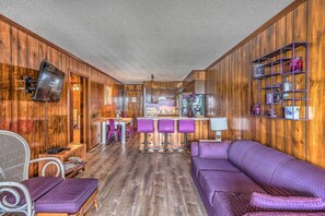 Apartment (2 Bedrooms) | Interior - ~ 9 Mi to Boardwalk: Oceanfront Myrtle Beach Condo (Myrtle Beach)