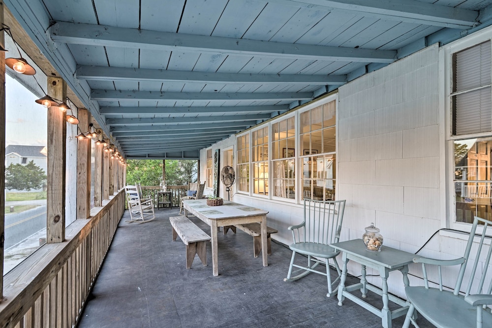 Pawleys Island House, - Steps to Beach & Creek!