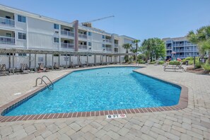 Apartment (3 Bedrooms) | Interior - Walk to Ocean: Myrtle Beach Condo w/ Screened Deck (Myrtle Beach)