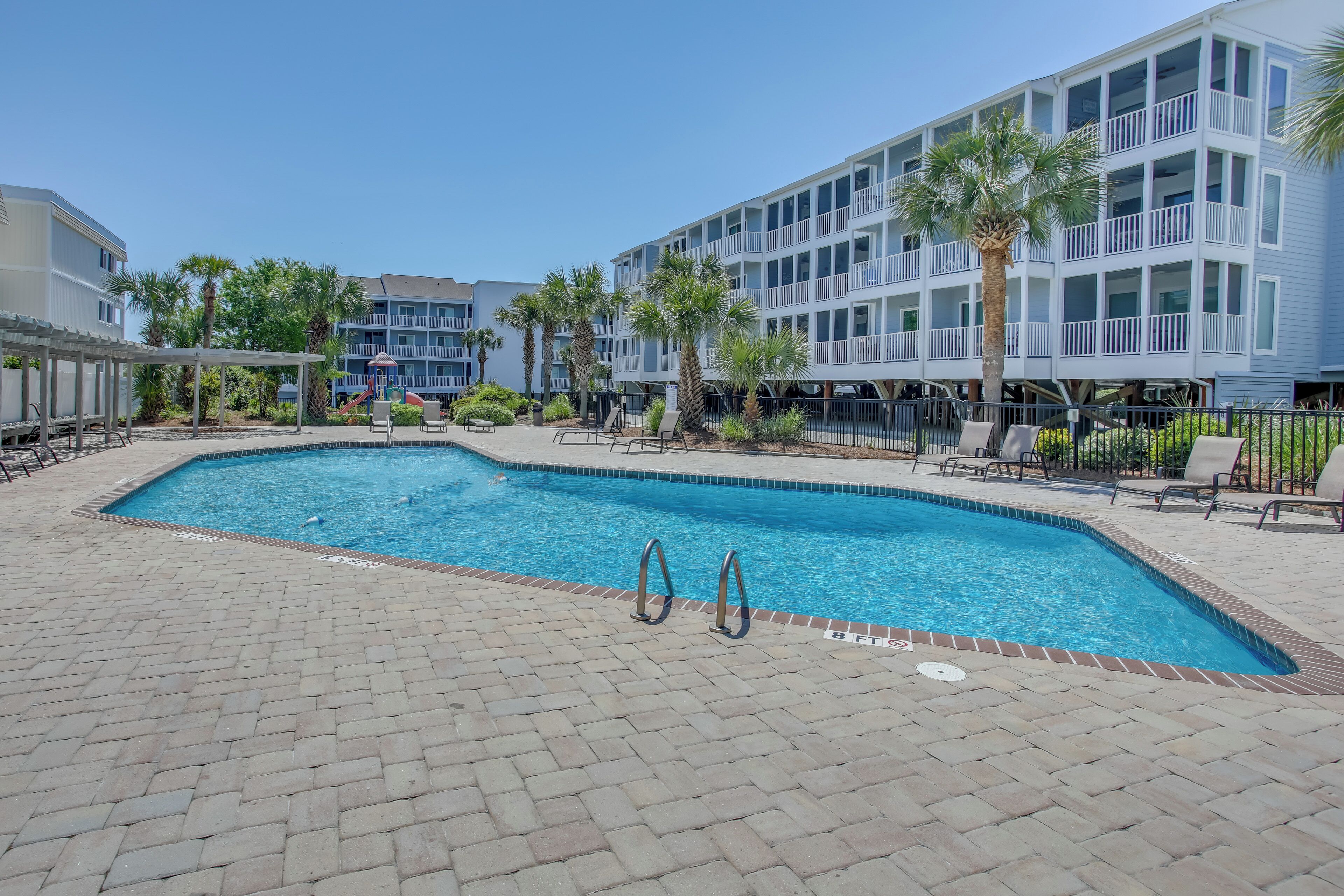Myrtle Beach Condo w/ Pool Access - Walk to Beach!