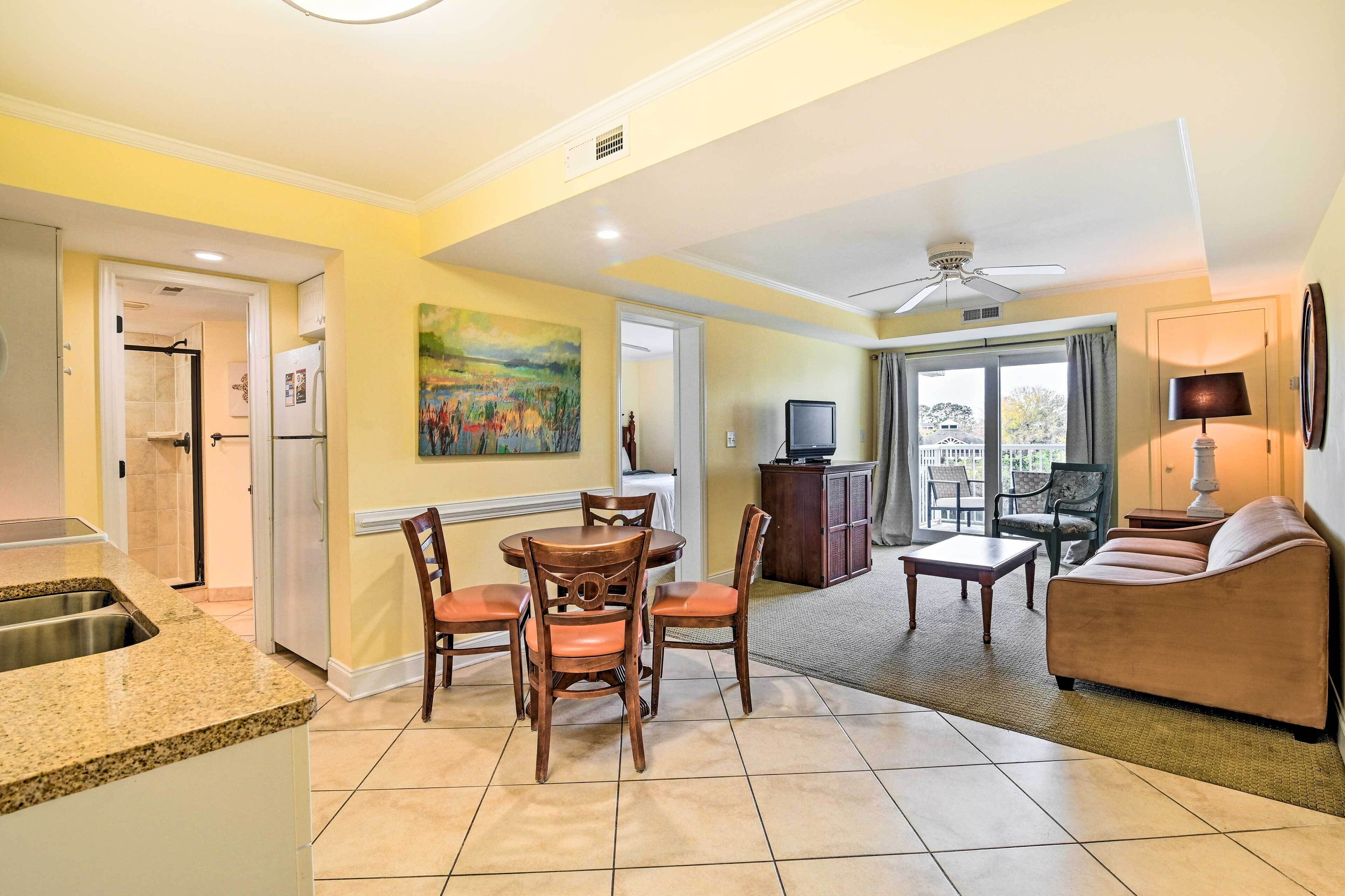 Pawleys Island Resort Condo Near Beach!