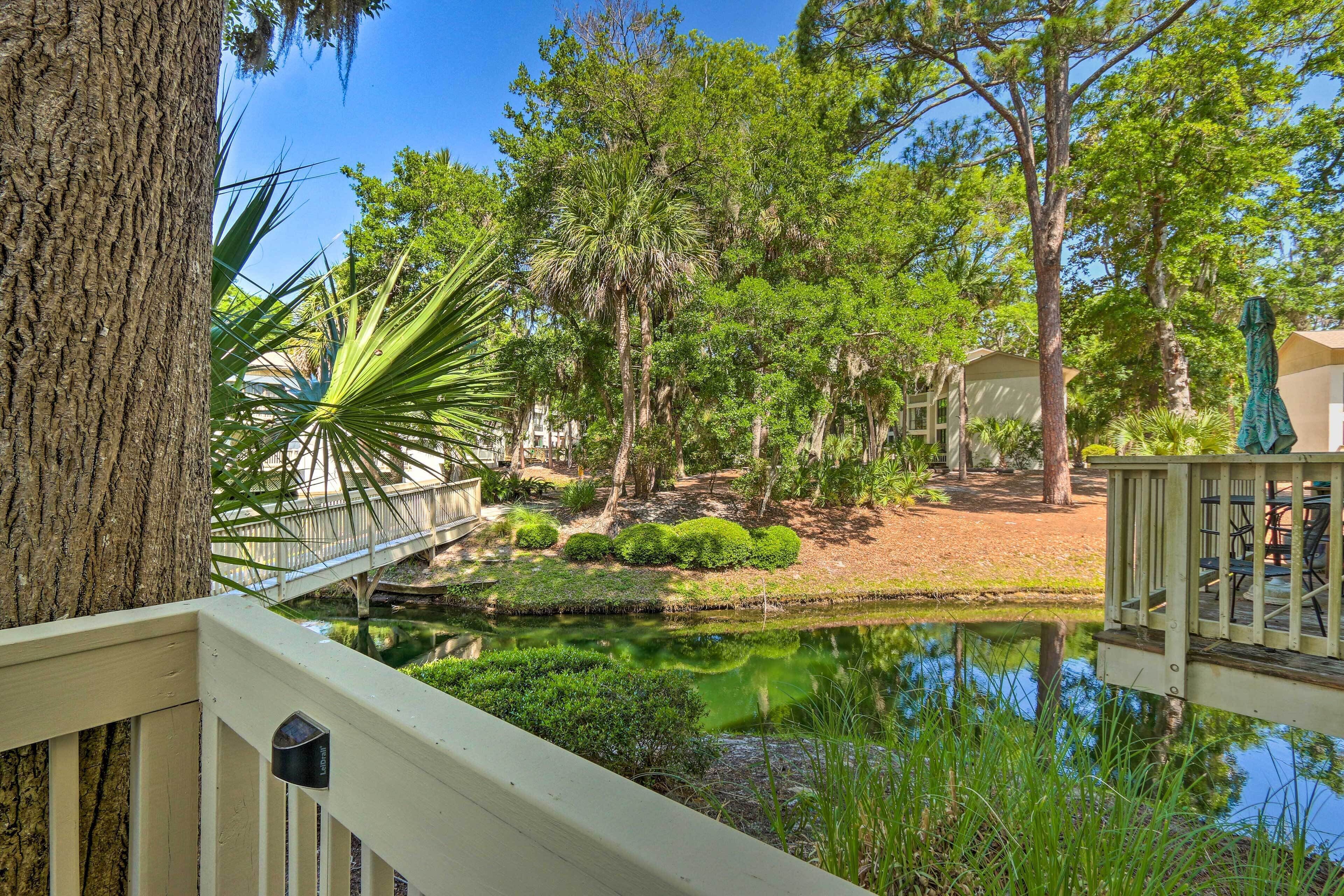 Palmetto Peace Condo < 1 Mi to Coligny Beach!
