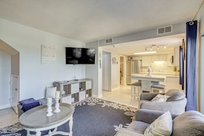 Apartment (2 Bedrooms) | Interior - Panama City Beachfront Condo, Near Pier Park! (Panama City Beach)