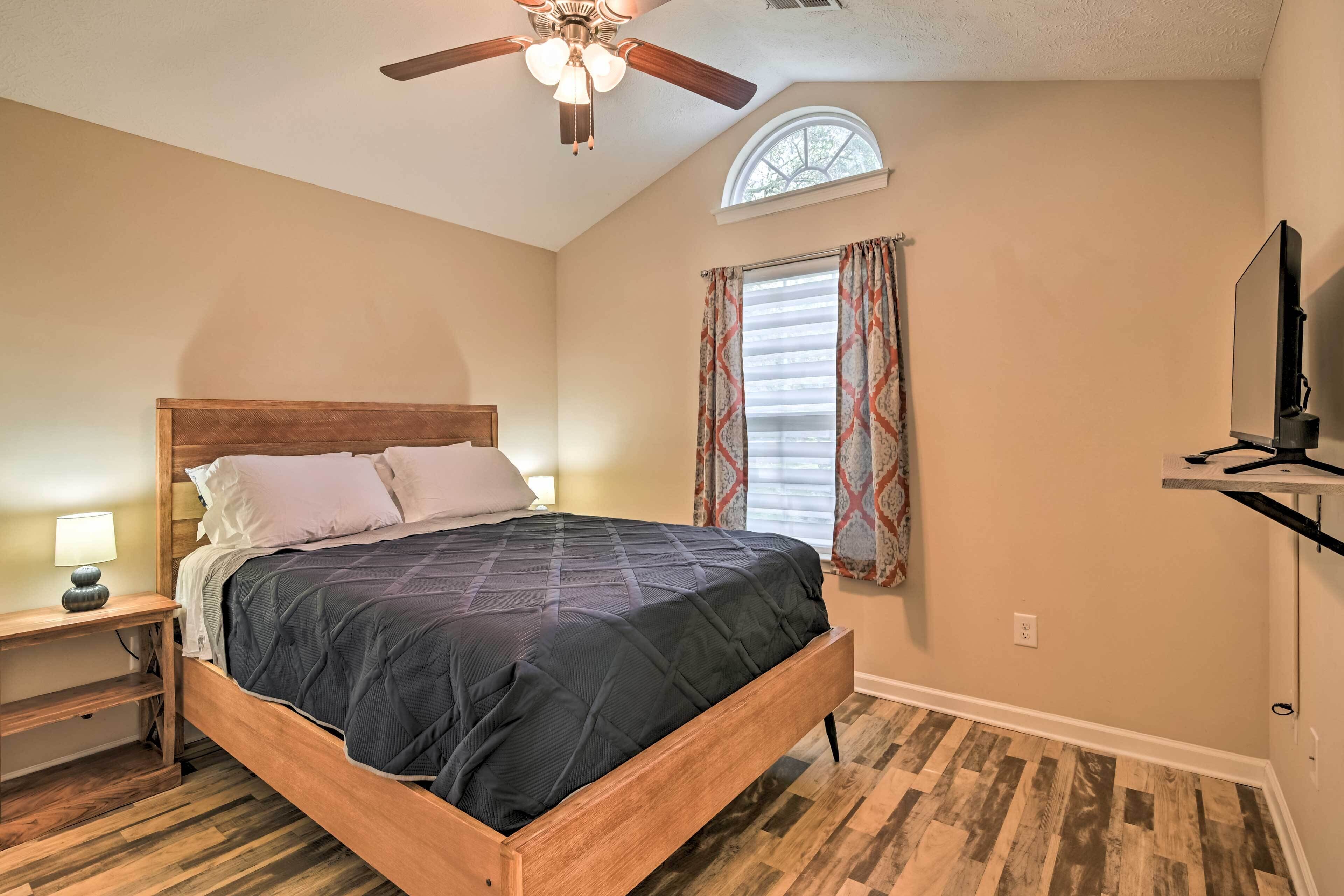 Murrells Inlet Home w/ Patio ~ 3 Mi to Beach!